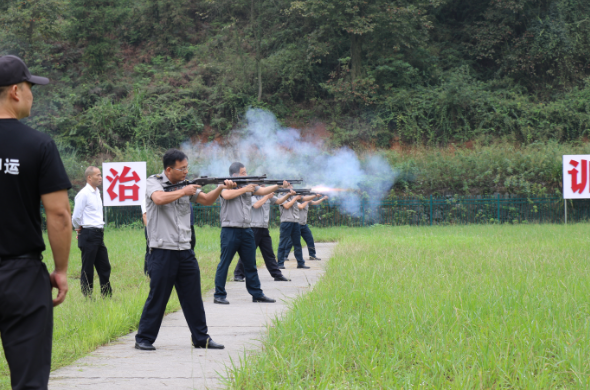 郴州市保安服务有限公司组织开展 实弹射击训练